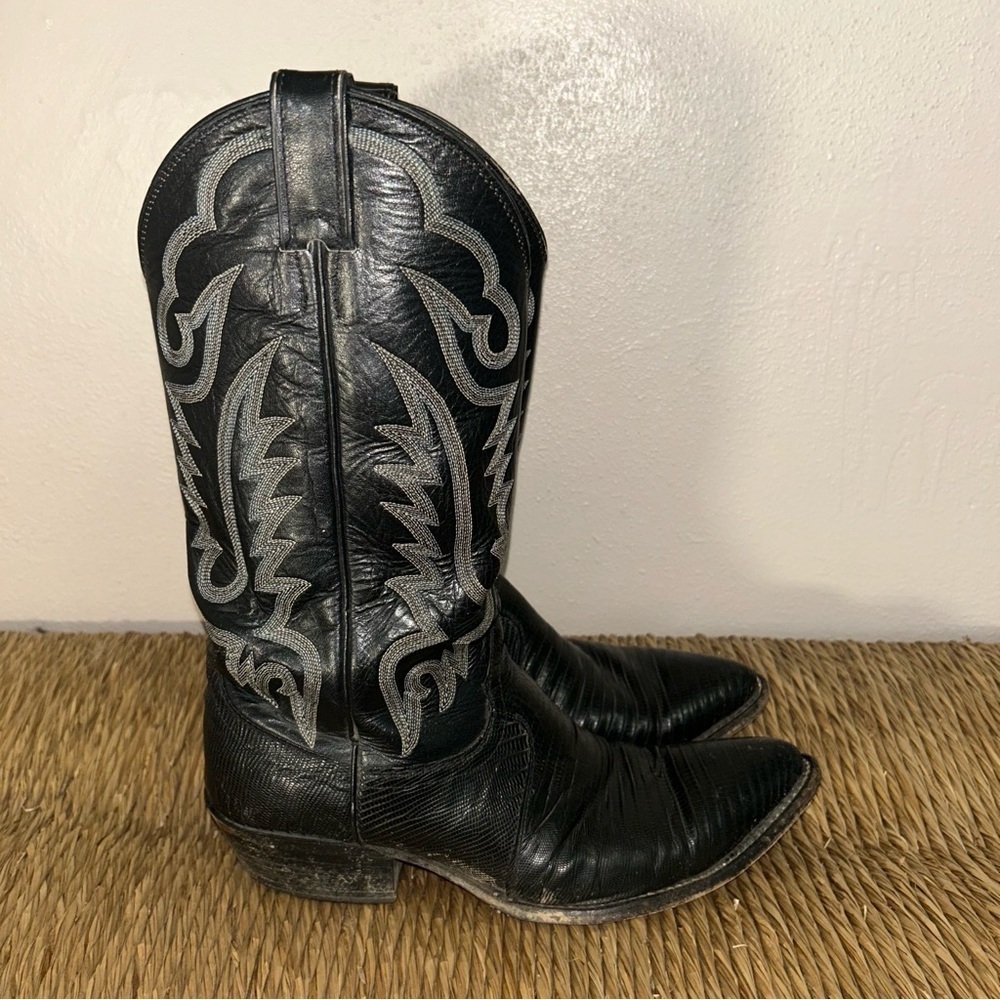 Justin Boots Black pointed cowboy Western Boots white embroidered